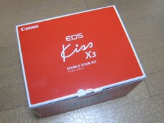 EOS Kiss X3 ダブルズームキットの外箱って赤いんです (開封の儀式 