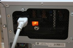 Twotop PC: Acbel 750W 静音電源の電源ランプ