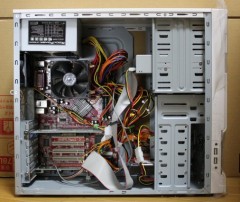 3RSYSTEM: R240: マザーボード取付後