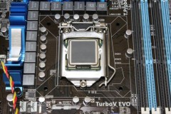 ASUS P7P55D: Core i7 860 固定完了