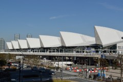 パシフィコ横浜: 遠景