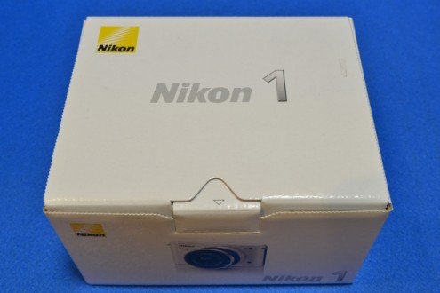 Nikon J1: 箱