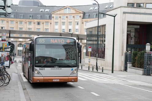 ベルギー: NATO 行きバス