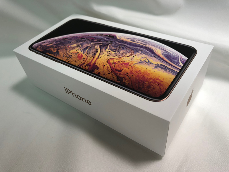 iPhone Xs Max の箱: iPhone X で撮影